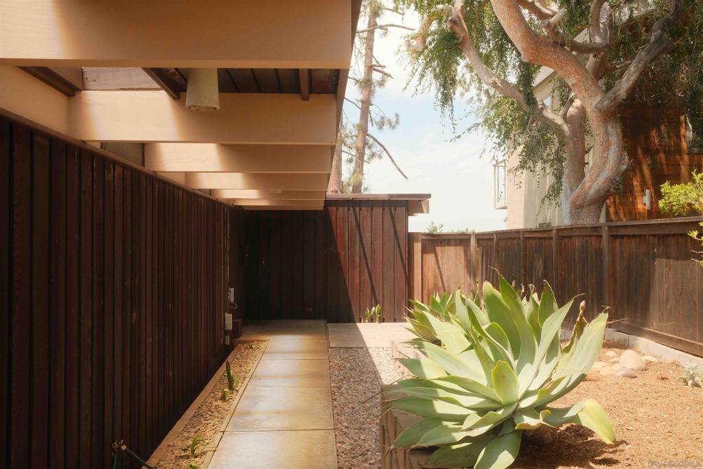 San Diego, CA 92103,1878 Washington Place