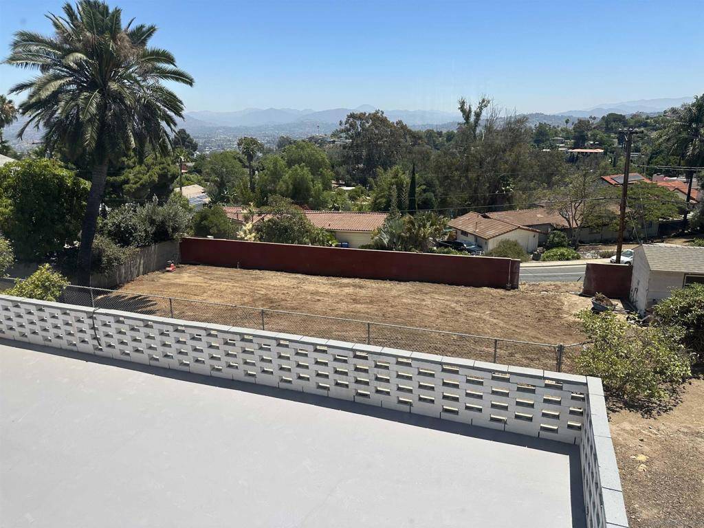El Cajon, CA 92020,874 Hacienda Drive