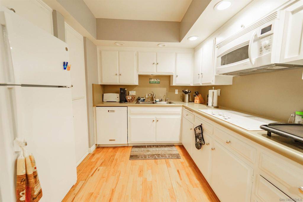 La Mesa, CA 91942,4900 Rosehedge #210