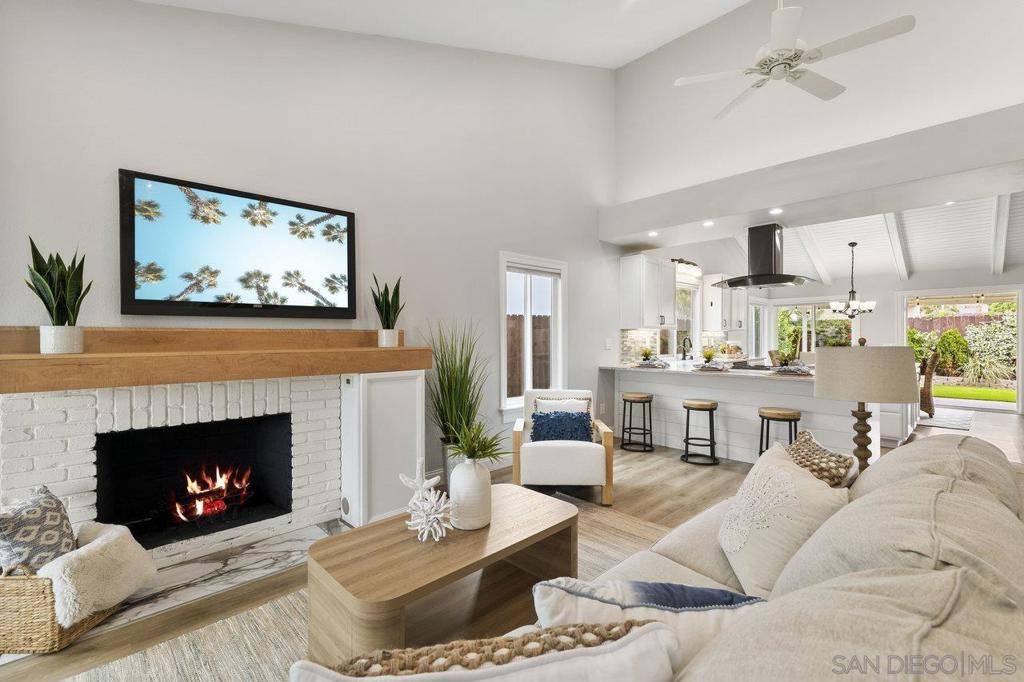 San Diego, CA 92129,8924 La Cintura Ct