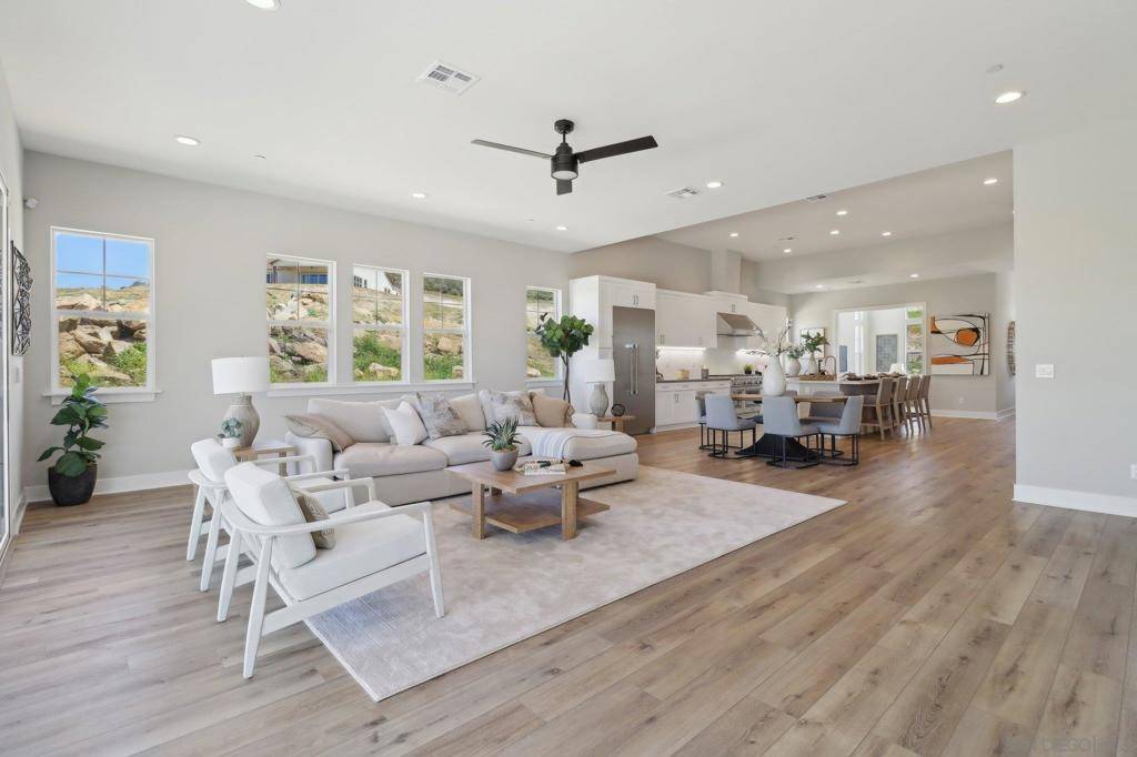 Poway, CA 92064,15123 Larchmont St