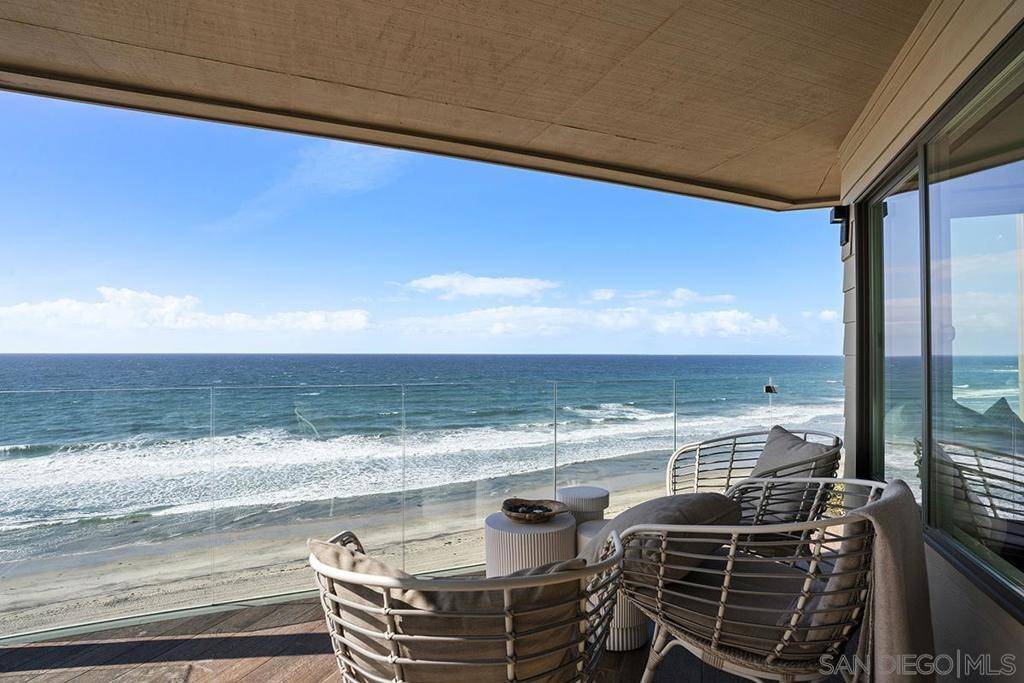 Solana Beach, CA 92075,239 S Helix #22