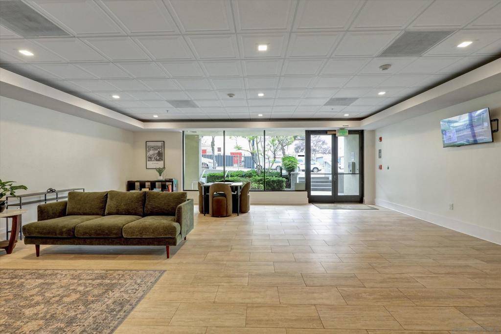 San Diego, CA 92101,1601 India St #211