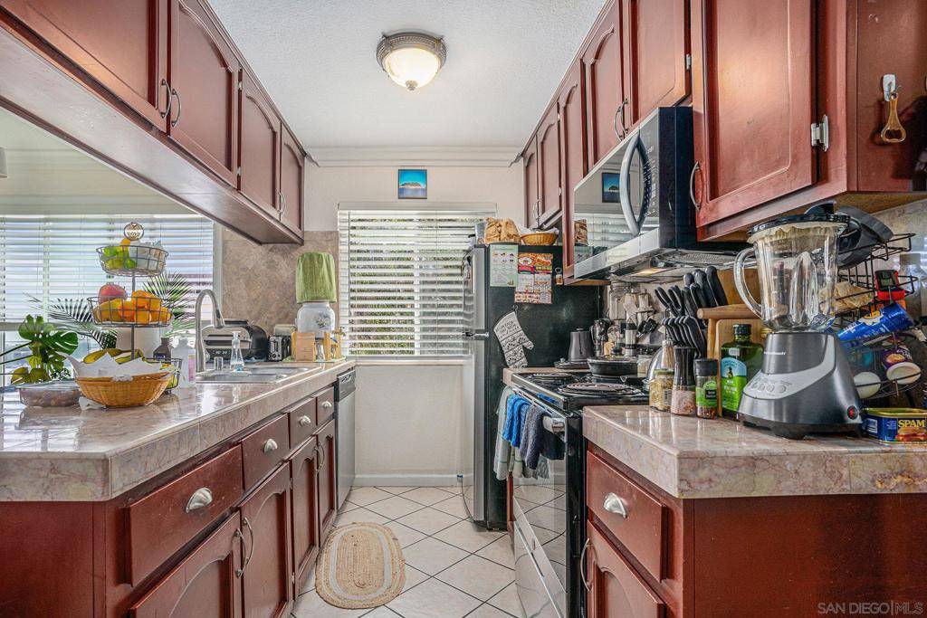 Imperial Beach, CA 91932,1284 Holly Ave.