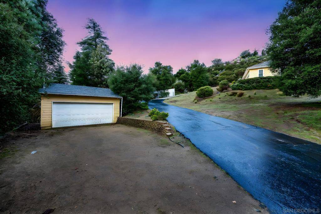 Pine Valley, CA 91962,7570 Corte Madera Rd