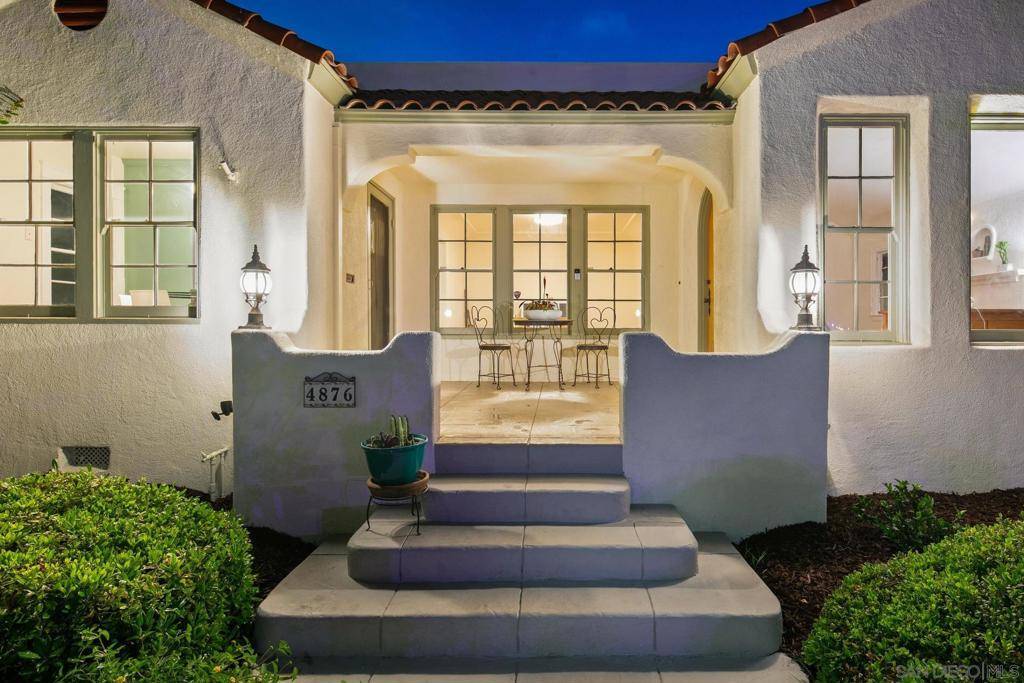 San Diego, CA 92116,4876 Kensington Dr