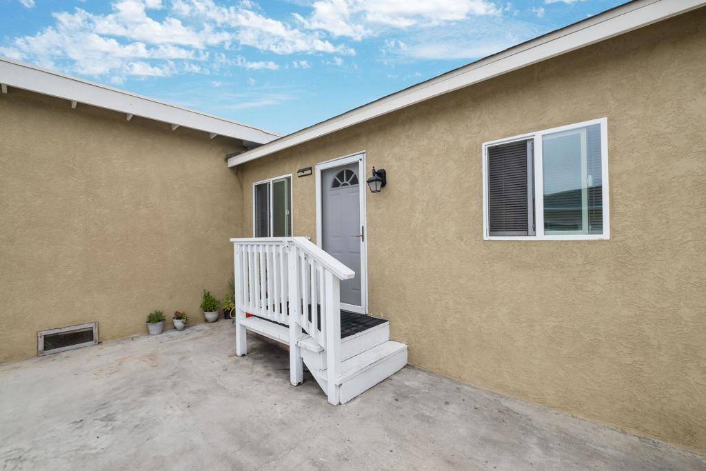 Imperial Beach, CA 91932,931 935 13'th St