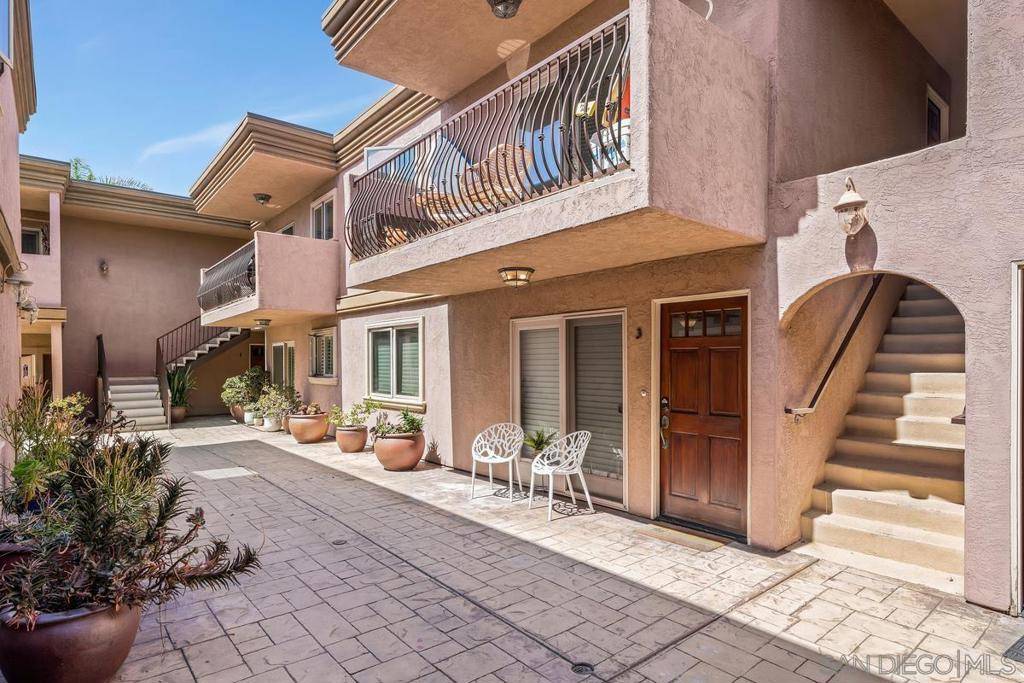 La Jolla, CA 92037,525 Marine St #3