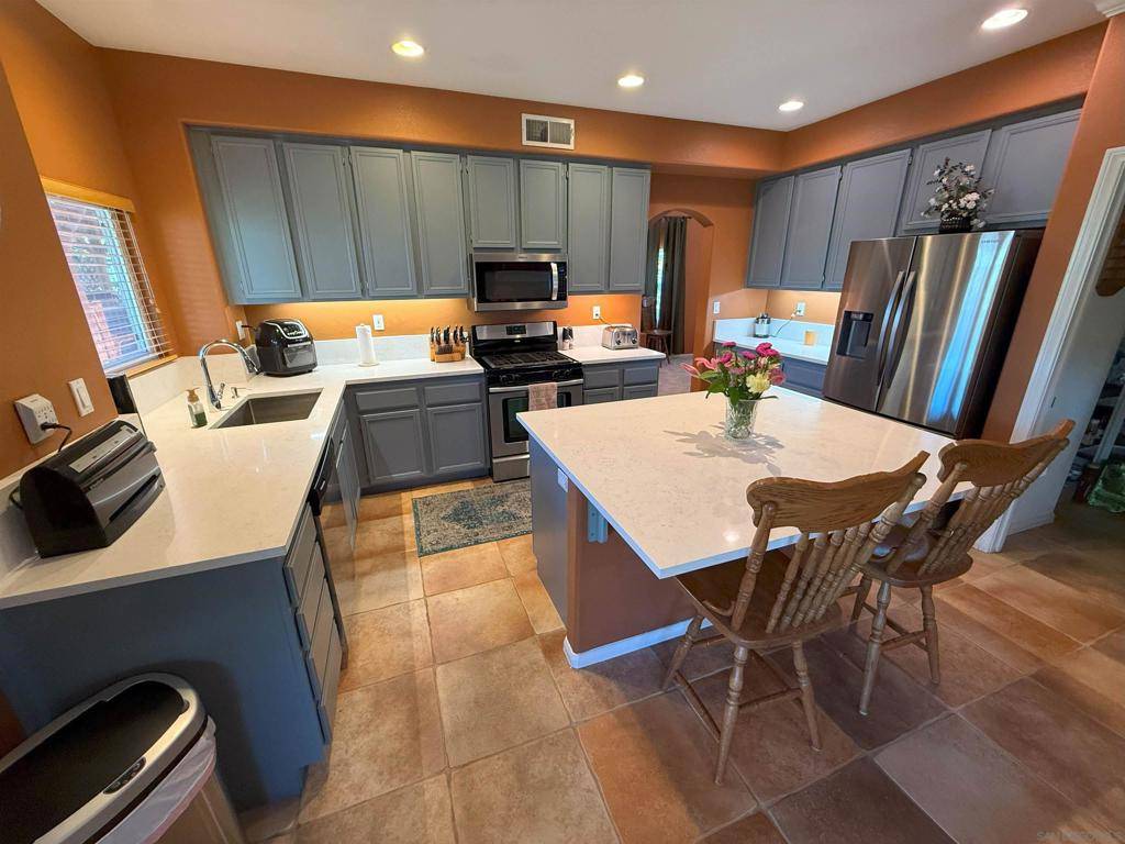 Santee, CA 92071,10146 Lauren Way