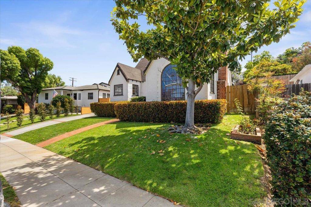 San Diego, CA 92107,3711 La Cresta Dr