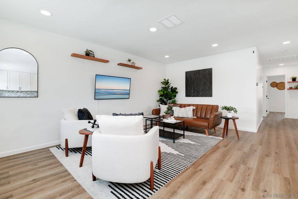 San Diego, CA 92117,4865 Aberdeen St