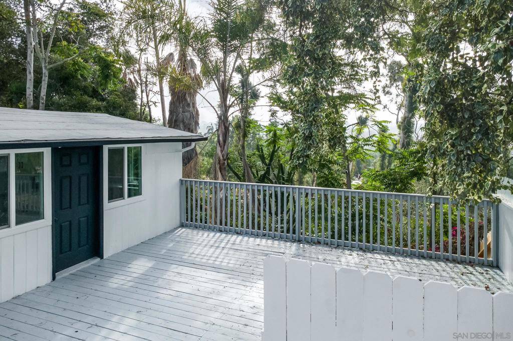 Fallbrook, CA 92028,678 Robby Way