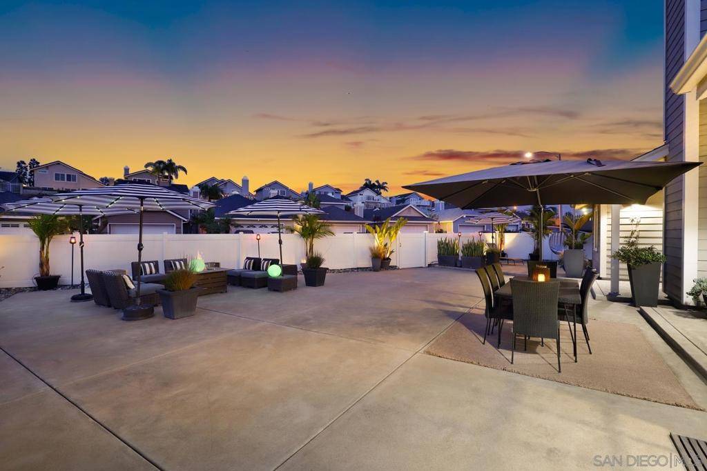 Carlsbad, CA 92011,6951 Quiet Cove Dr