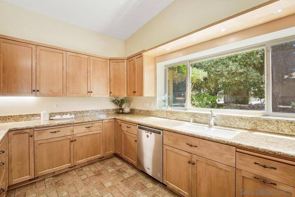El Cajon, CA 92021,1353 Roxanne Dr