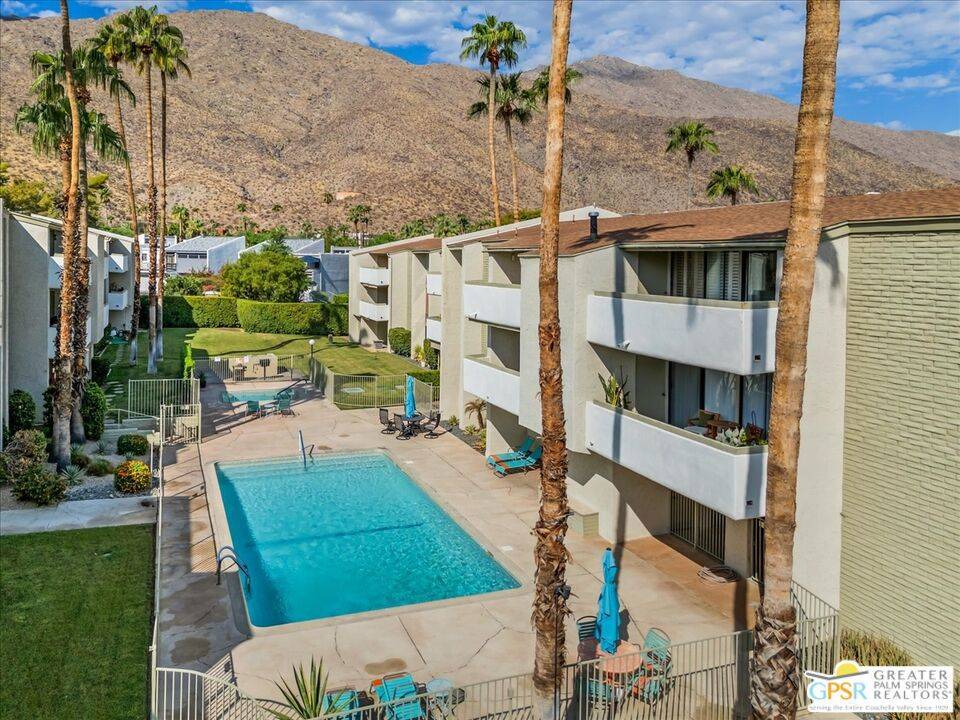 Palm Springs, CA 92264,251 E La Verne WAY #J