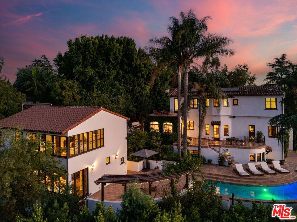 Los Angeles, CA 90068,3527 Wonder View DR