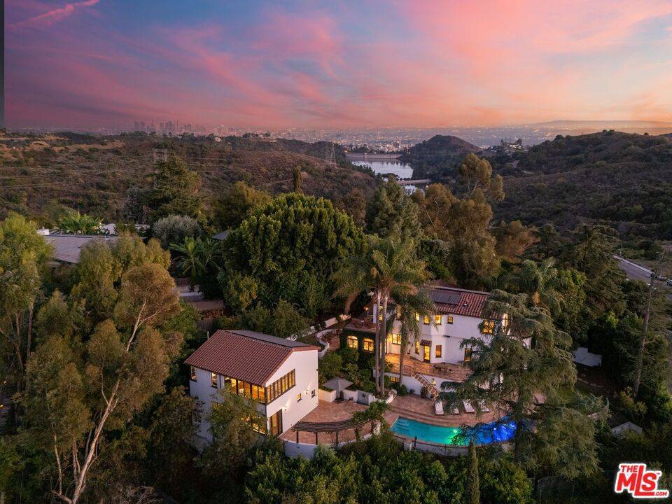 Los Angeles, CA 90068,3527 Wonder View DR