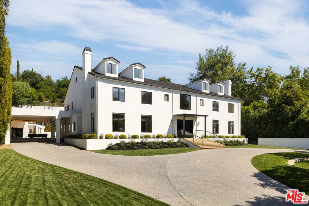 Encino, CA 91436,4322 Hayvenhurst AVE