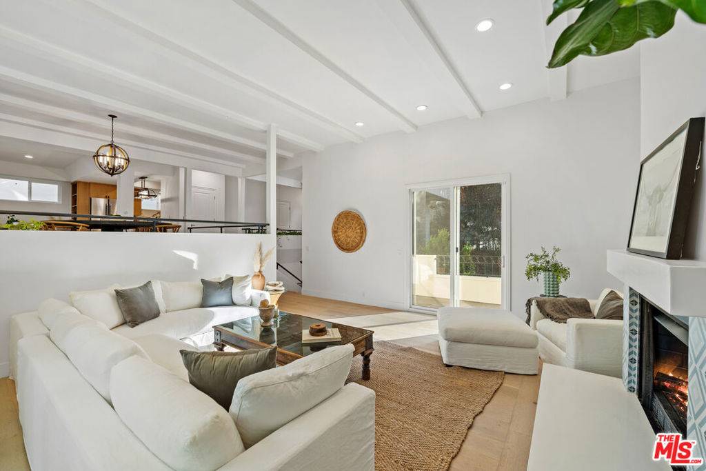 Studio City, CA 91604,4148 Sunswept DR