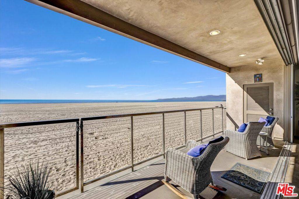 Marina Del Rey, CA 90292,1 Spinnaker ST #2