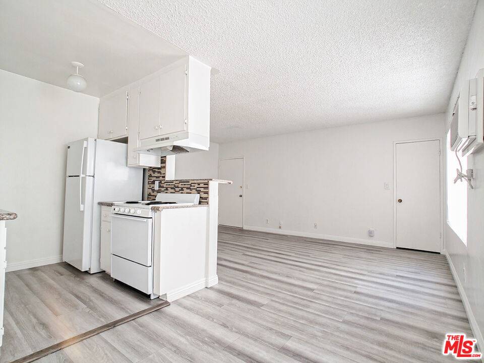 Los Angeles, CA 90038,5656 La Mirada AVE #7
