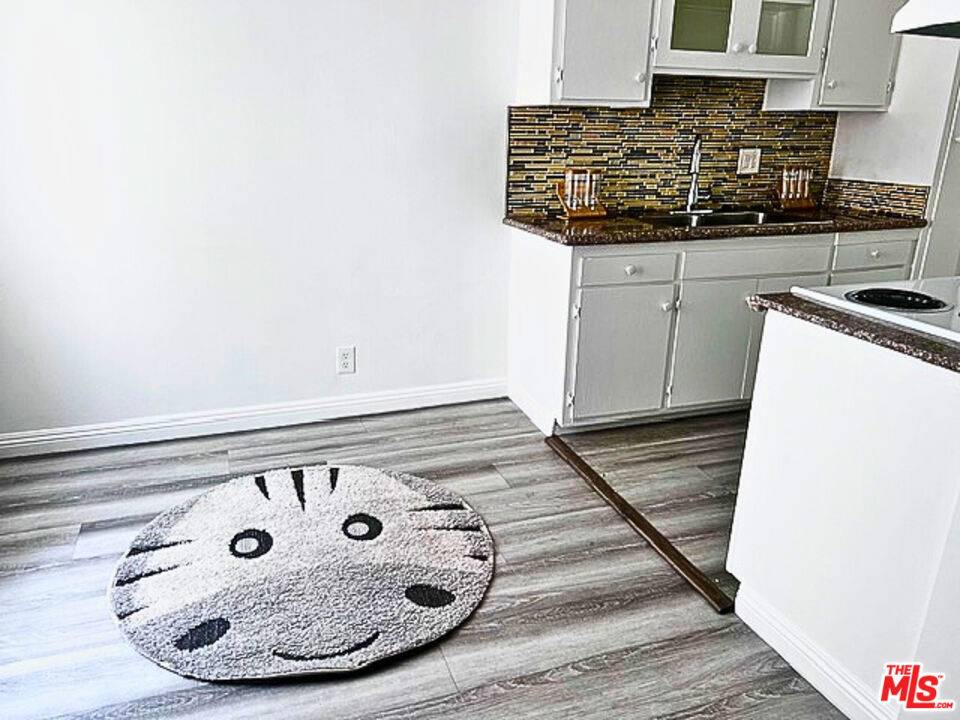 Los Angeles, CA 90038,5656 La Mirada AVE #7