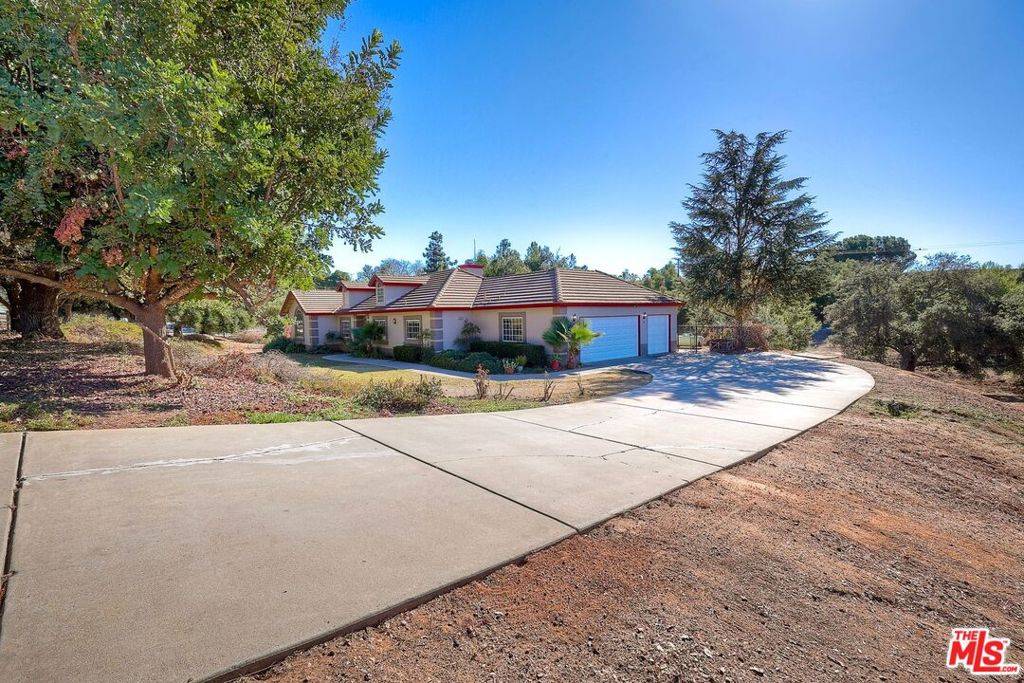 Valley Center, CA 92082,30580 Rock Rose LN