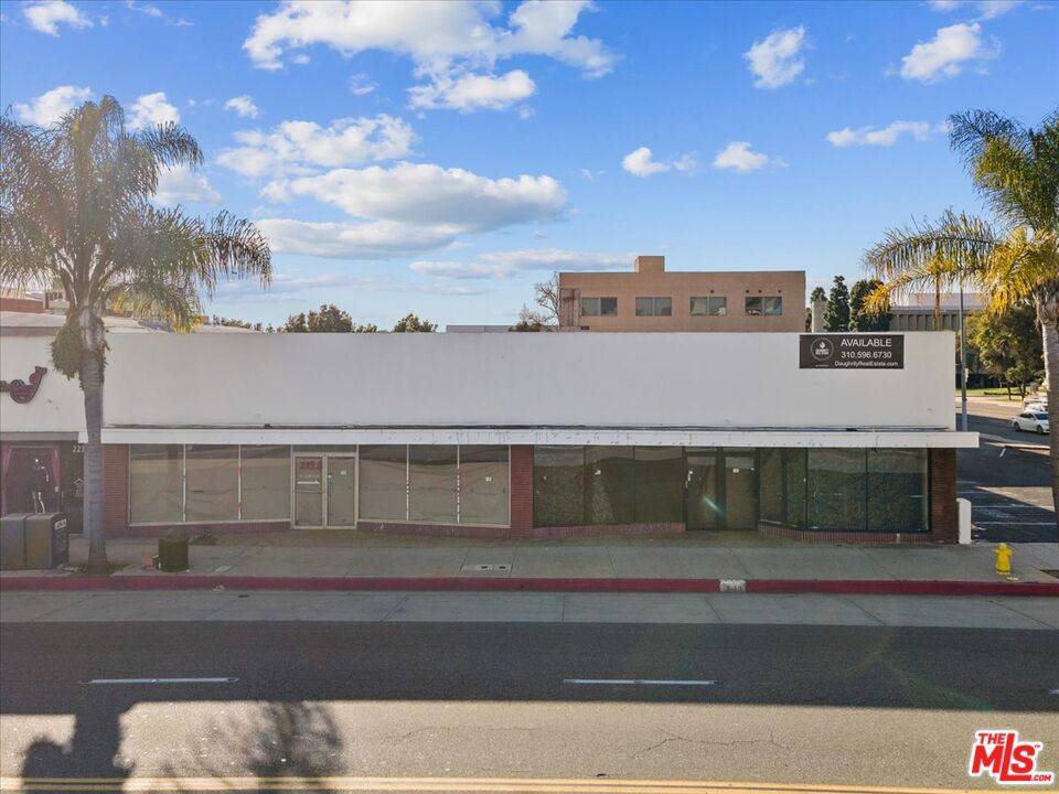 Inglewood, CA 90301,213 S La Brea AVE