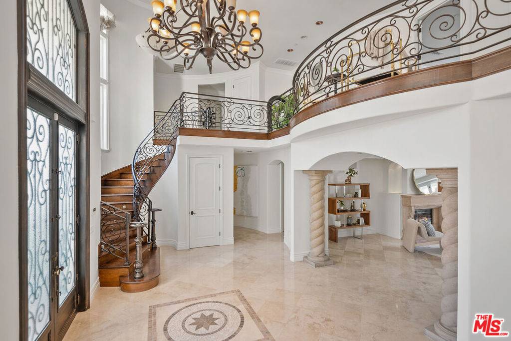 Tarzana, CA 91356,5349 Aura AVE