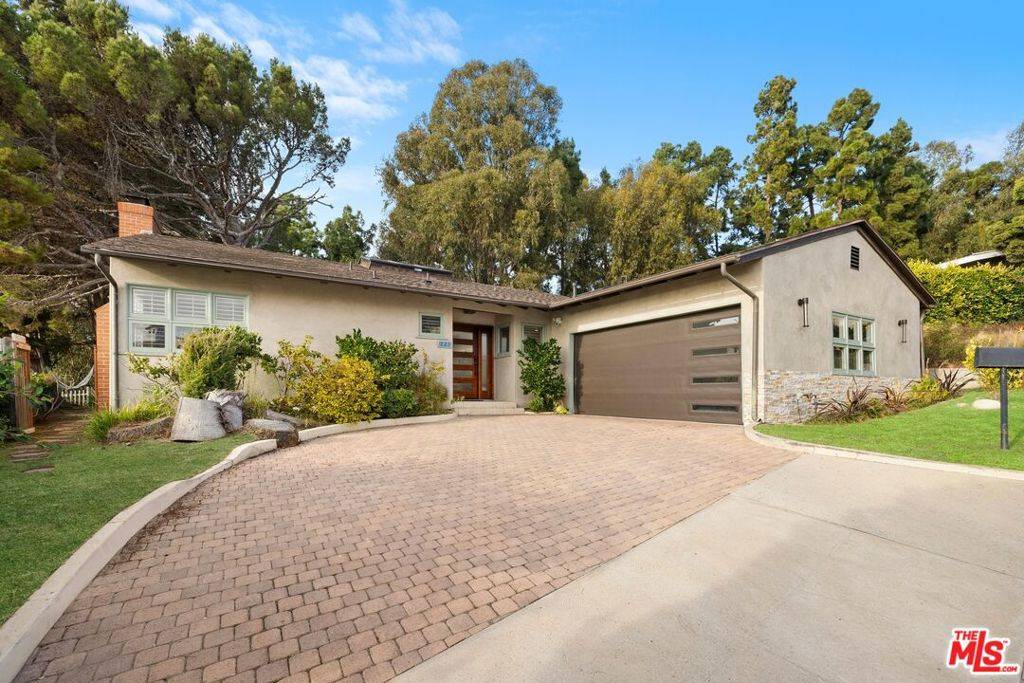 Pacific Palisades, CA 90272,223 Giardino WAY