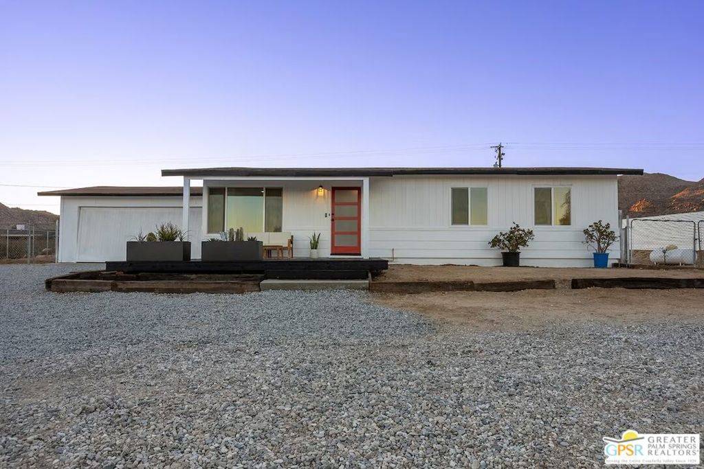 Joshua Tree, CA 92252,4790 Avenida La Candela