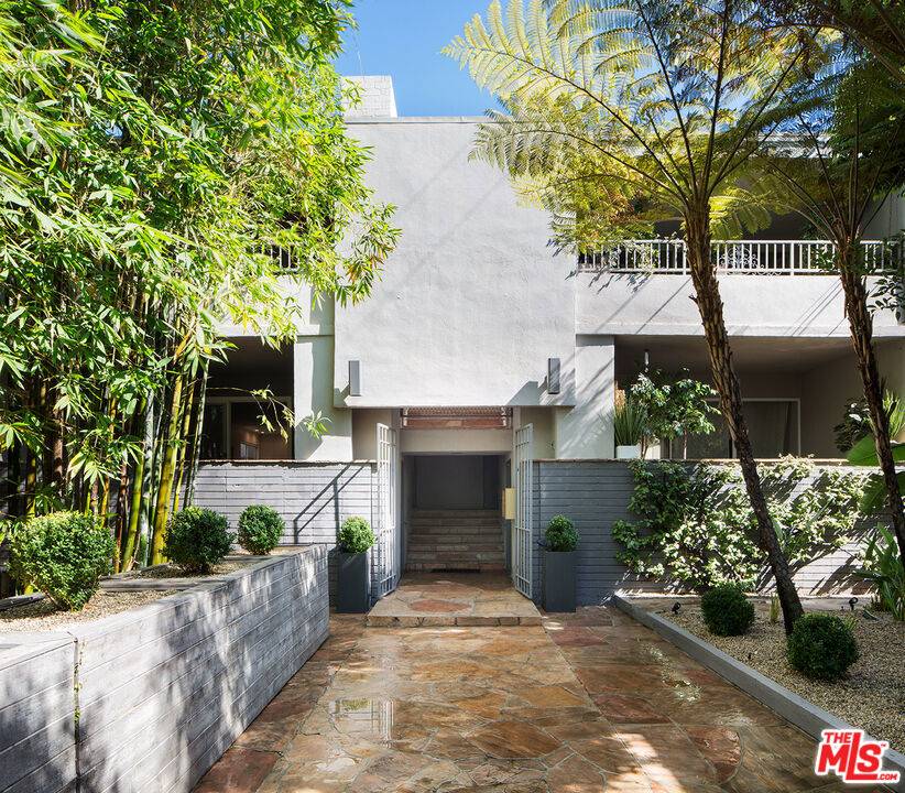 West Hollywood, CA 90069,8911 Cynthia ST #9