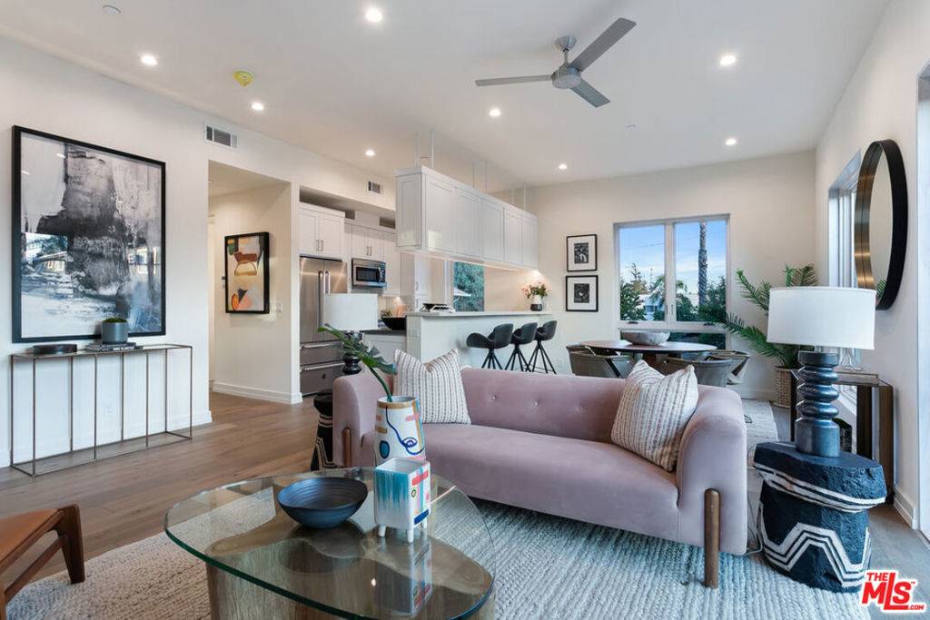 West Hollywood, CA 90046,1041 N Spaulding AVE #201