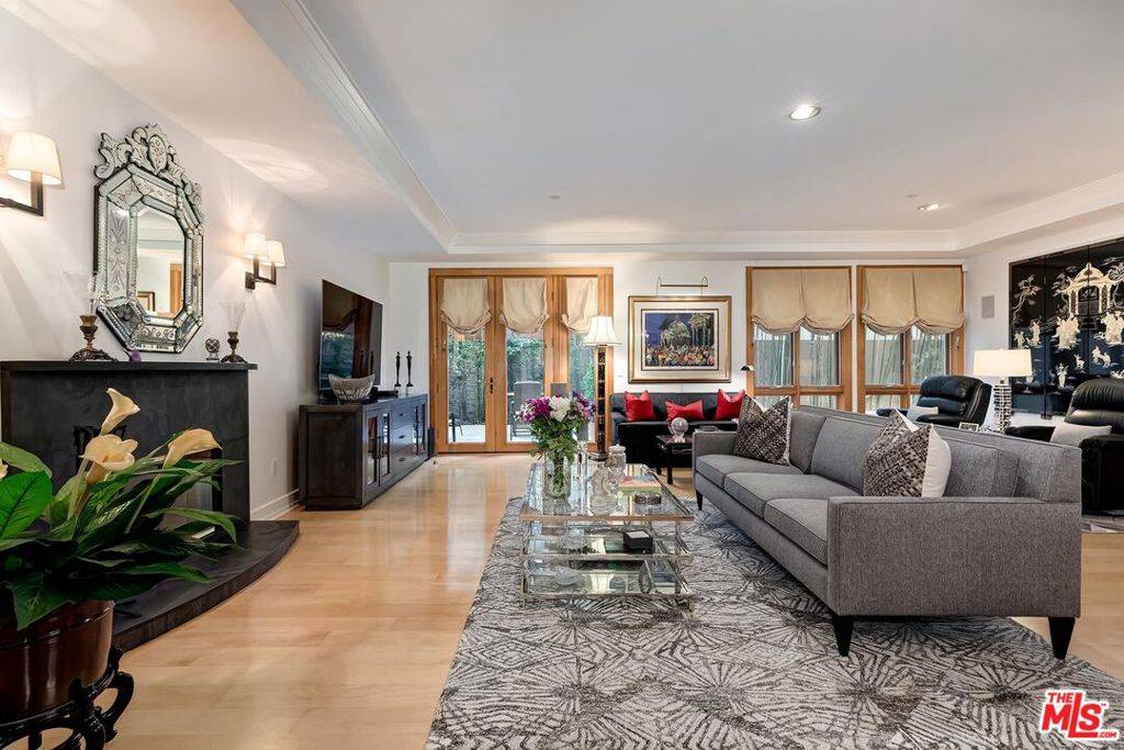 411 N Oakhurst DR #106 Beverly Hills, CA 90210