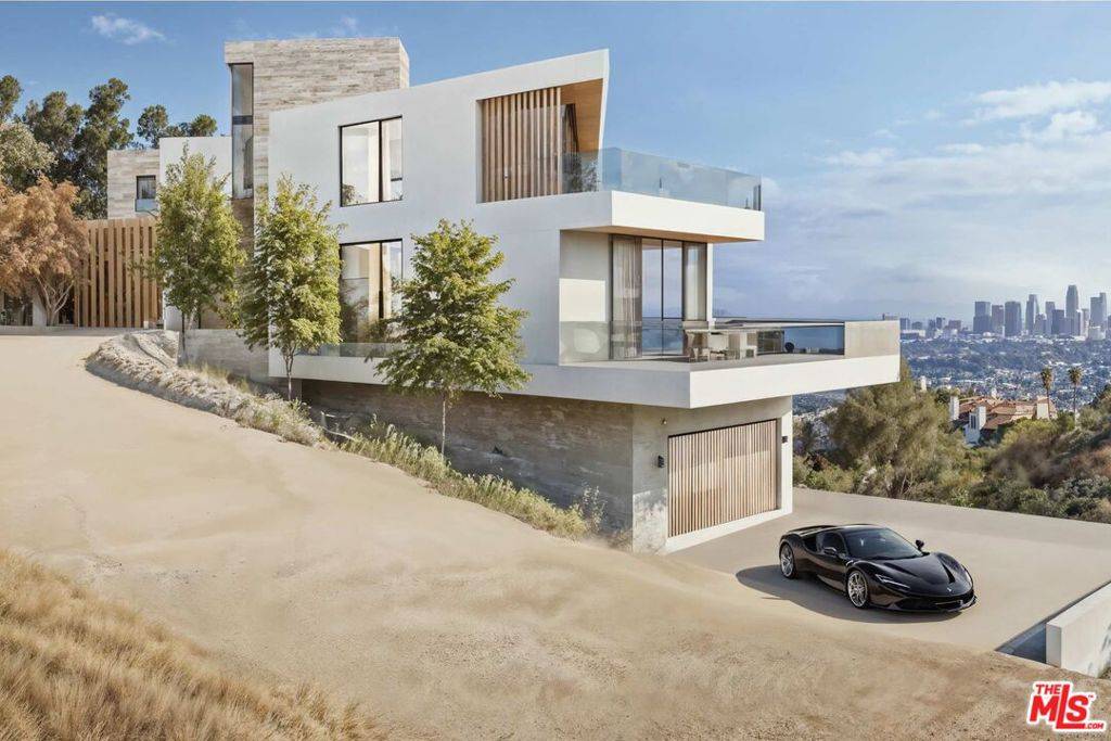 Los Angeles, CA 90049,1510 N Tigertail RD