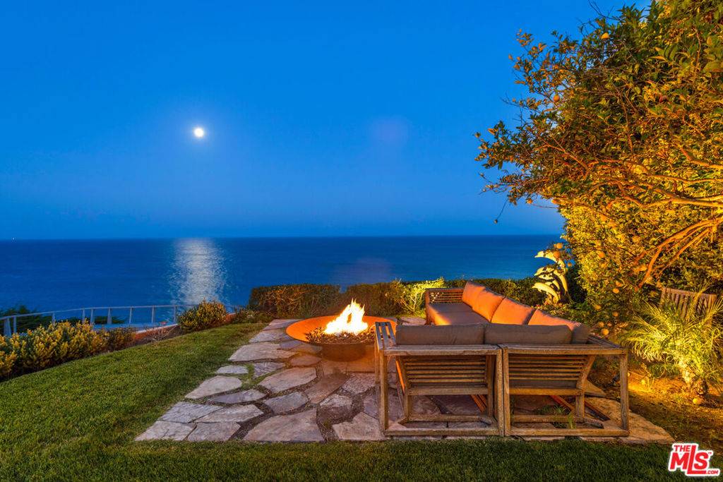 Malibu, CA 90265,29020 Cliffside DR