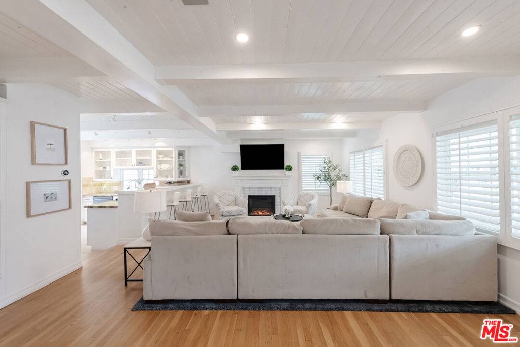 Venice, CA 90291,3011 Clune AVE