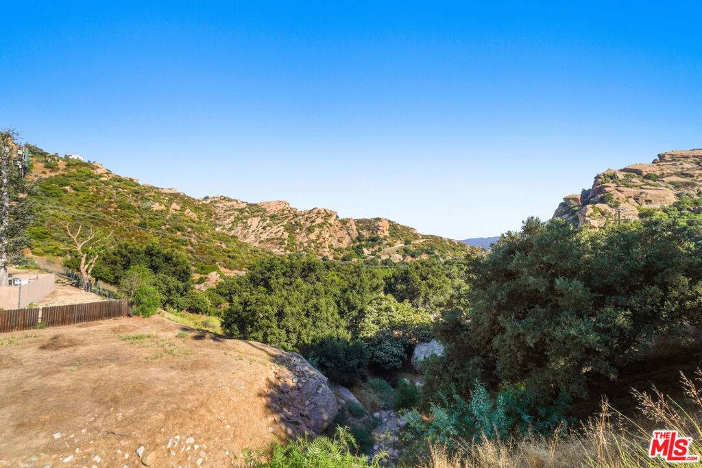 West Hills, CA 91311,585 Box Canyon