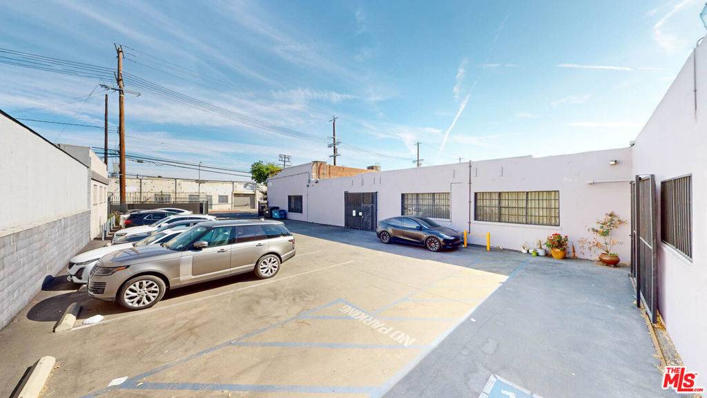 Los Angeles, CA 90011,170 E Jefferson BLVD