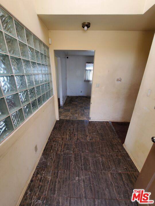 Los Angeles, CA 90016,2617 Carmona AVE