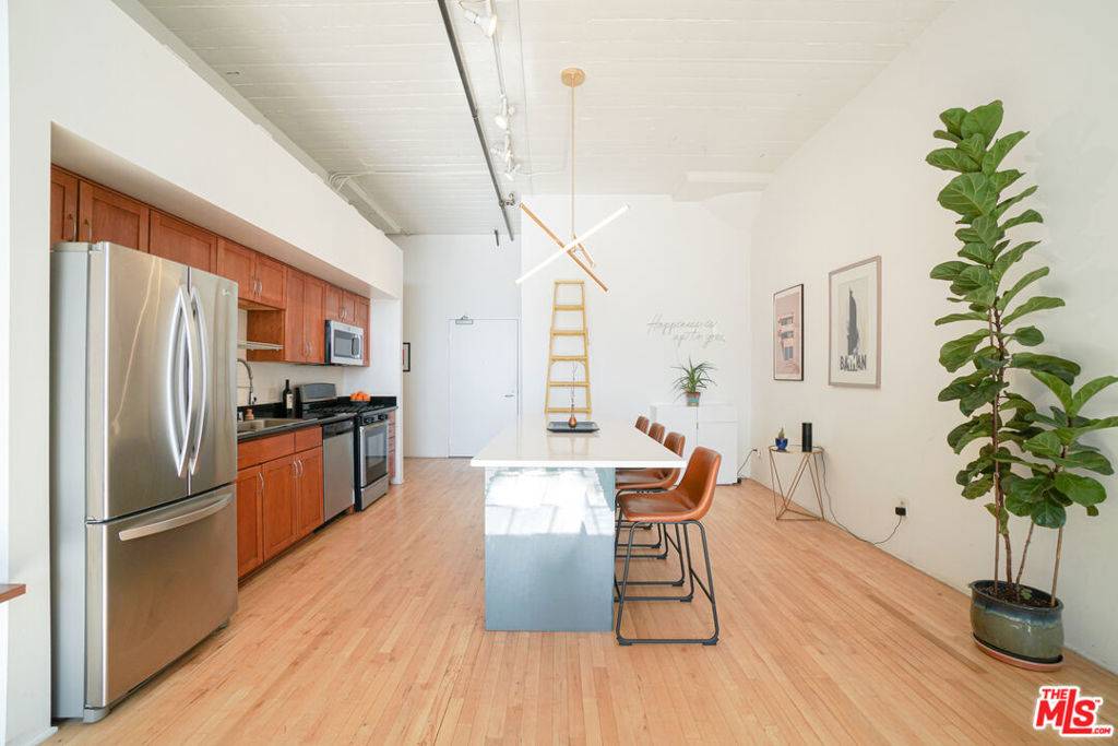 Los Angeles, CA 90013,420 S San Pedro ST #518