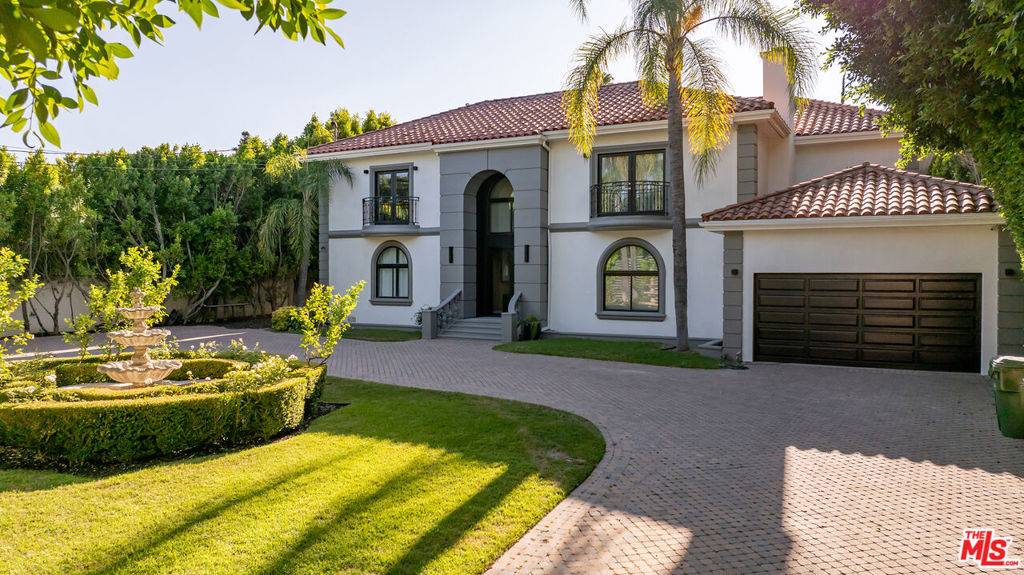 Encino, CA 91436,4555 Densmore AVE