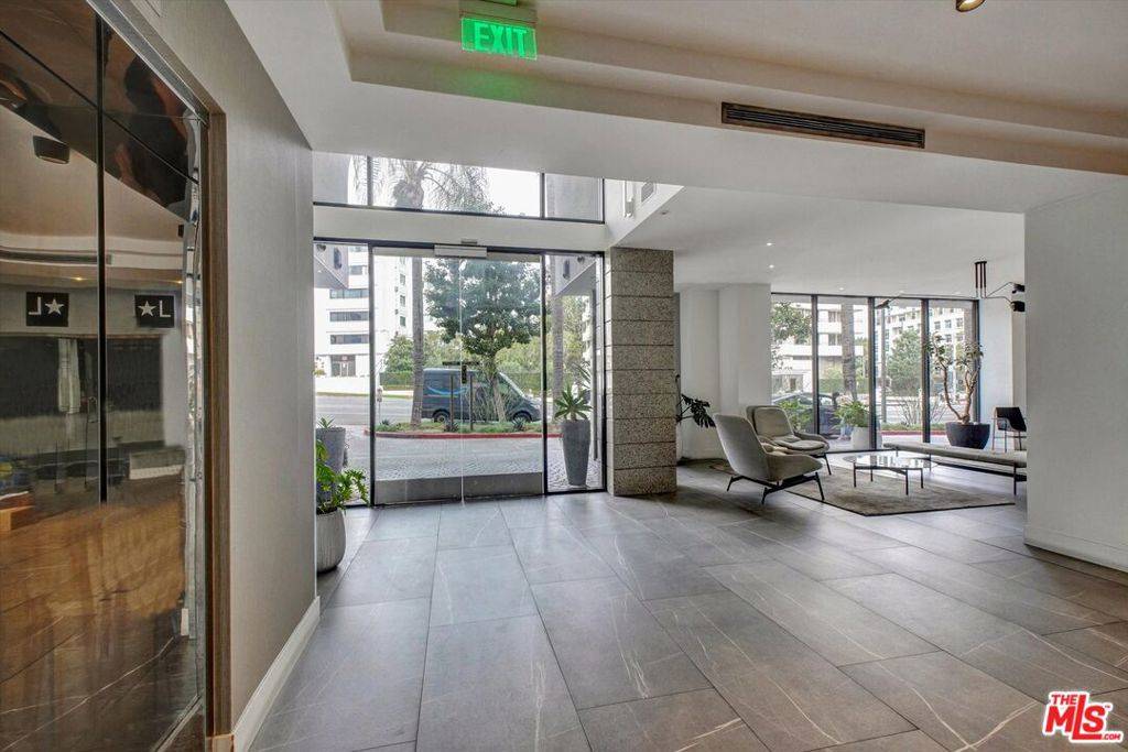 Los Angeles, CA 90024,10600 Wilshire BLVD #731