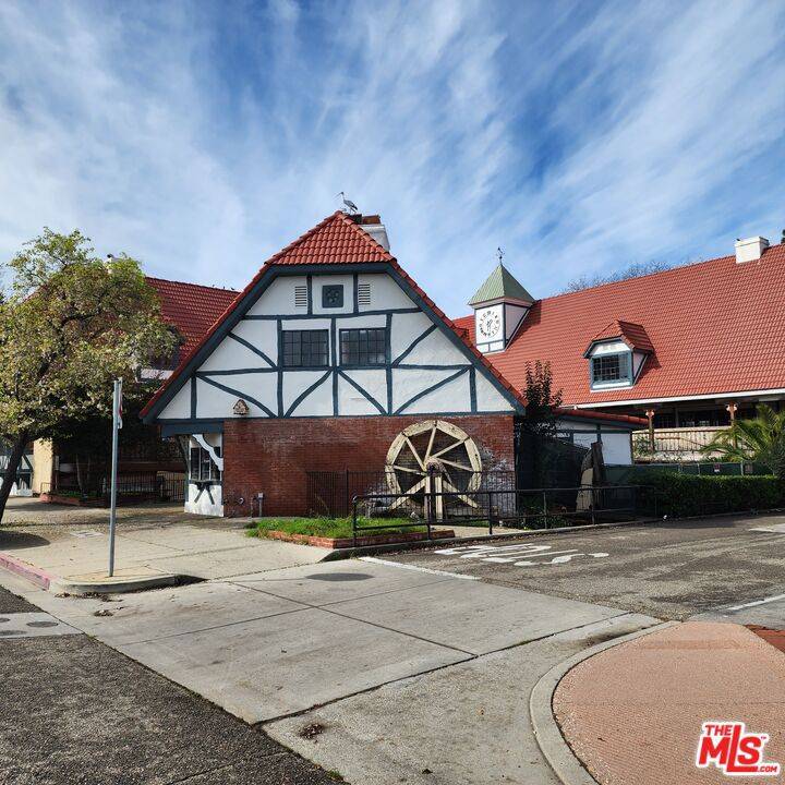 Solvang, CA 93463,425 1st ST