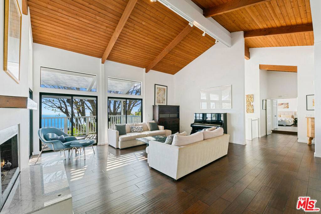 Malibu, CA 90265,4262 Avenida De La Encinal