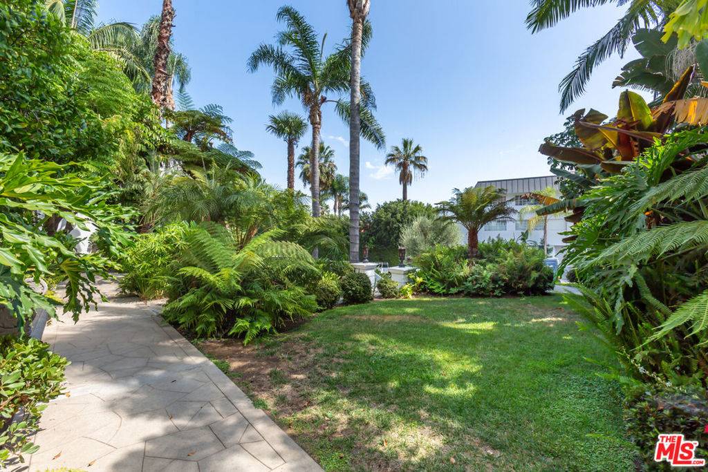 West Hollywood, CA 90069,8491 FOUNTAIN AVE #I-1