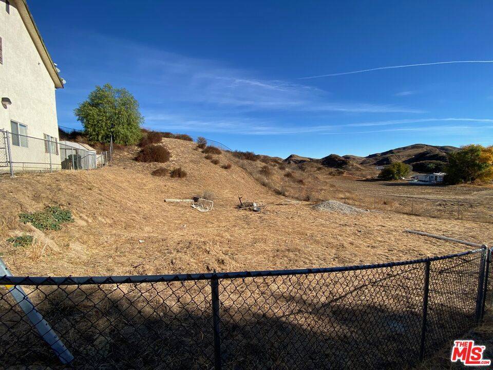 Val Verde, CA 91384,0 Trevyelon St