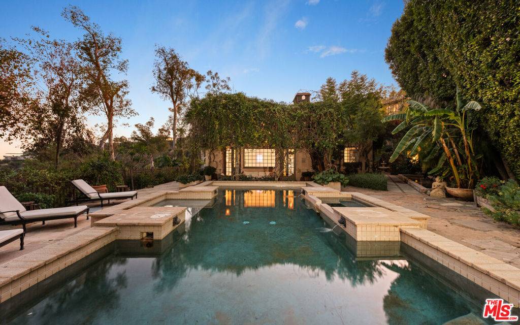 Beverly Hills, CA 90210,1410 Davies DR