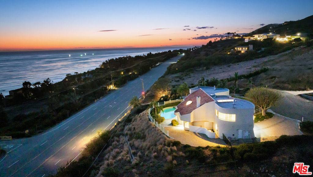 Malibu, CA 90265,32215 Pacific Coast HWY