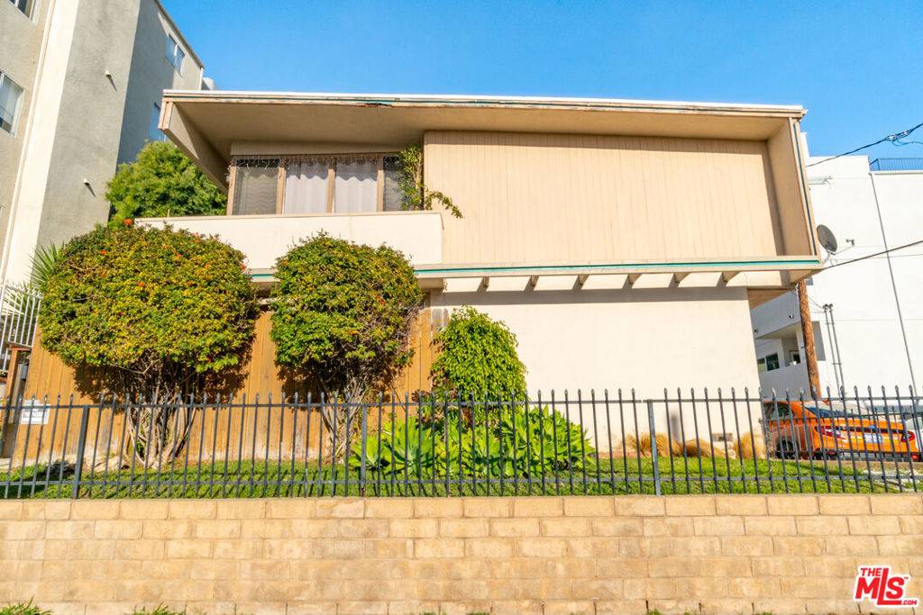 Los Angeles, CA 90025,1256 S Westgate AVE